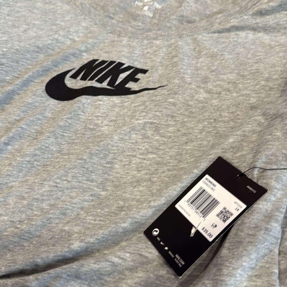 Nike Gray T-Shirt - Picture 3 of 3